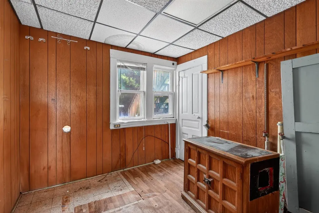 1121 Crosby Street NW Grand Rapids City MI 49504