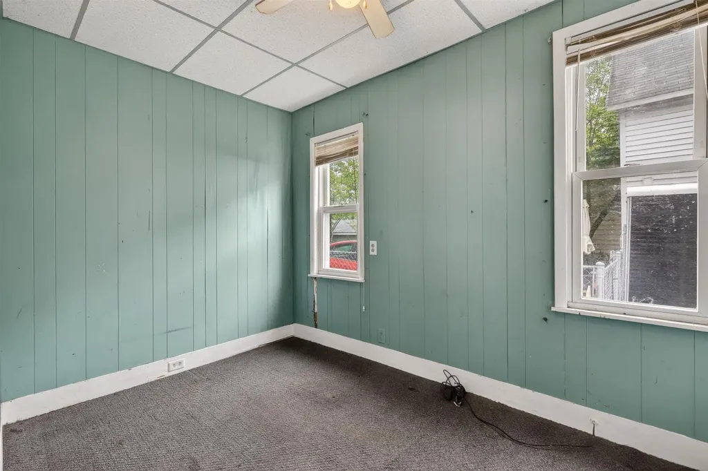 1121 Crosby Street NW Grand Rapids City MI 49504
