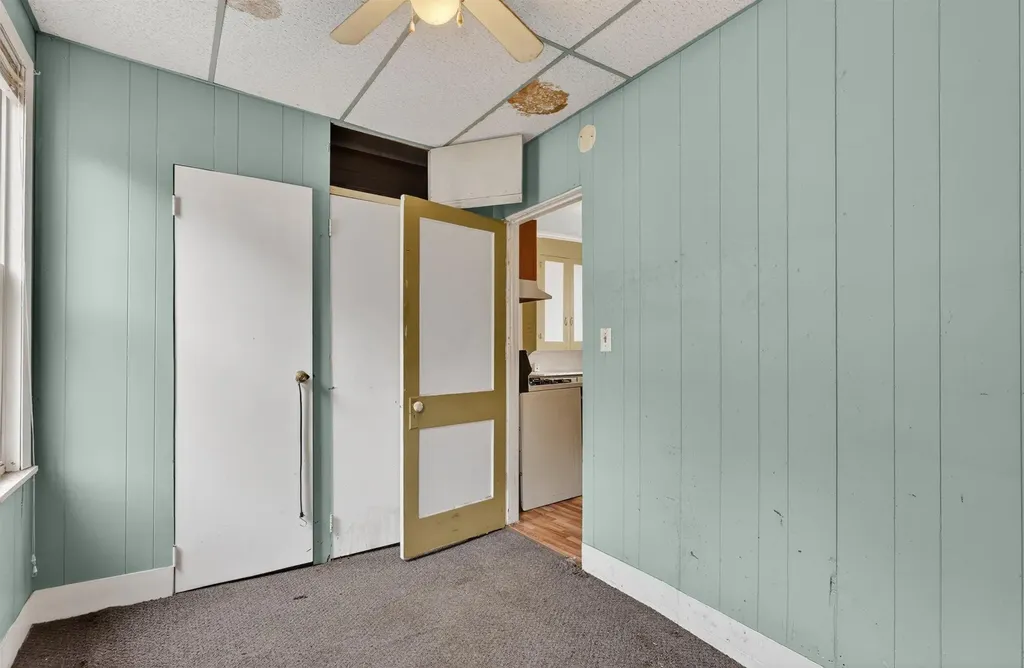 1121 Crosby Street NW Grand Rapids City MI 49504