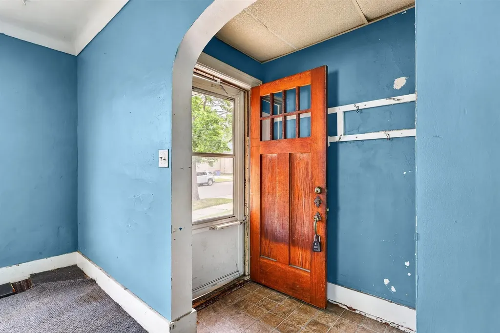 1121 Crosby Street NW Grand Rapids City MI 49504