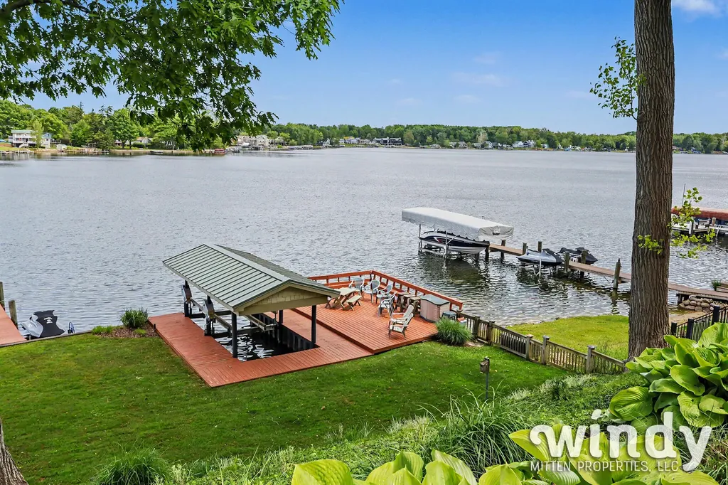 7897 Lakewood Drive Coloma Charter Township MI 49038
