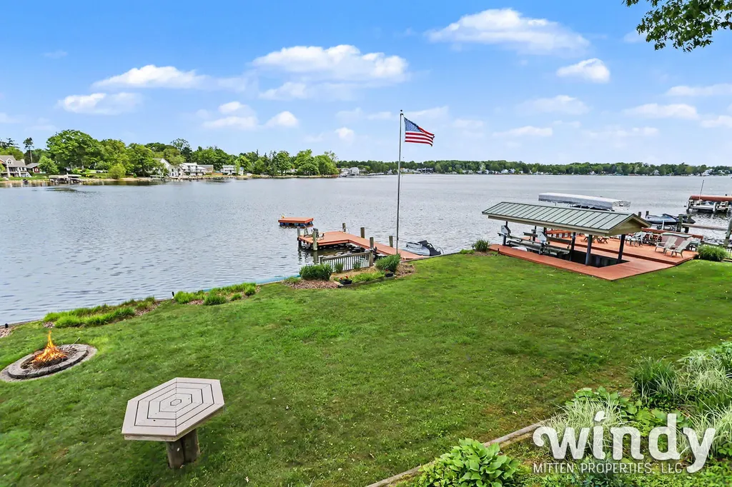 7897 Lakewood Drive Coloma Charter Township MI 49038