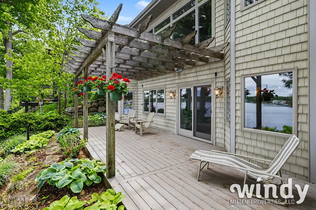 7897 Lakewood Drive Coloma Charter Township MI 49038