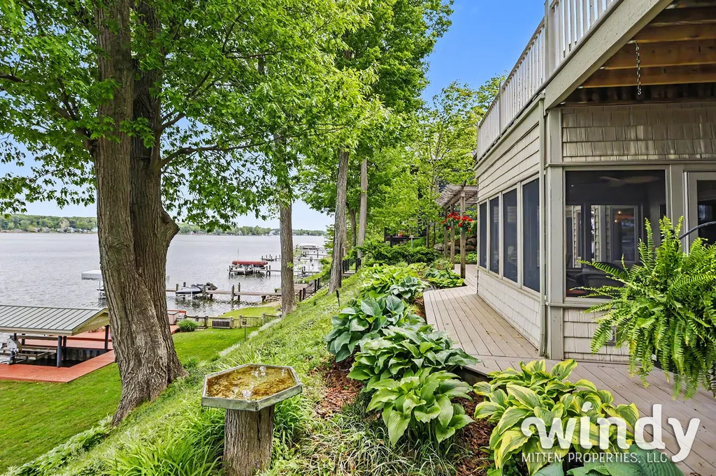 7897 Lakewood Drive Coloma Charter Township MI 49038
