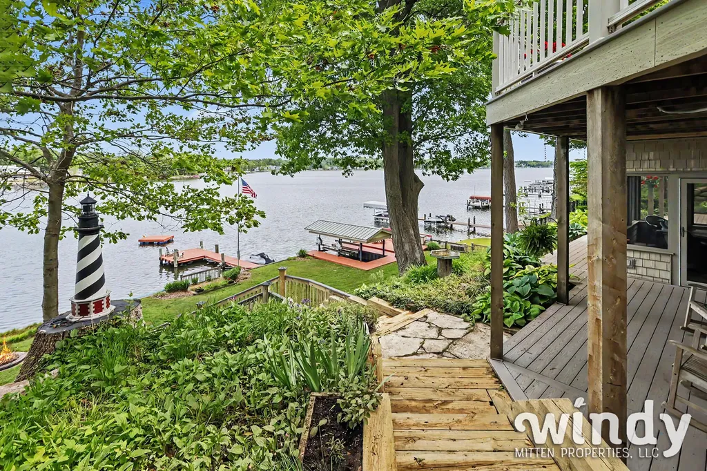 7897 Lakewood Drive Coloma Charter Township MI 49038