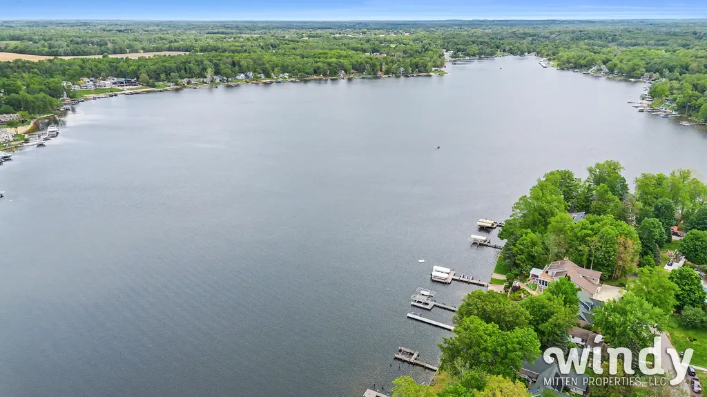 7897 Lakewood Drive Coloma Charter Township MI 49038