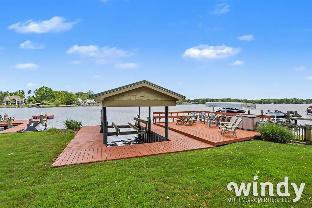 7897 Lakewood Drive Coloma Charter Township MI 49038