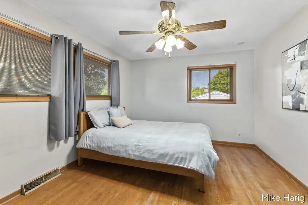 1649 Pembroke Street SE Kentwood City MI 49508