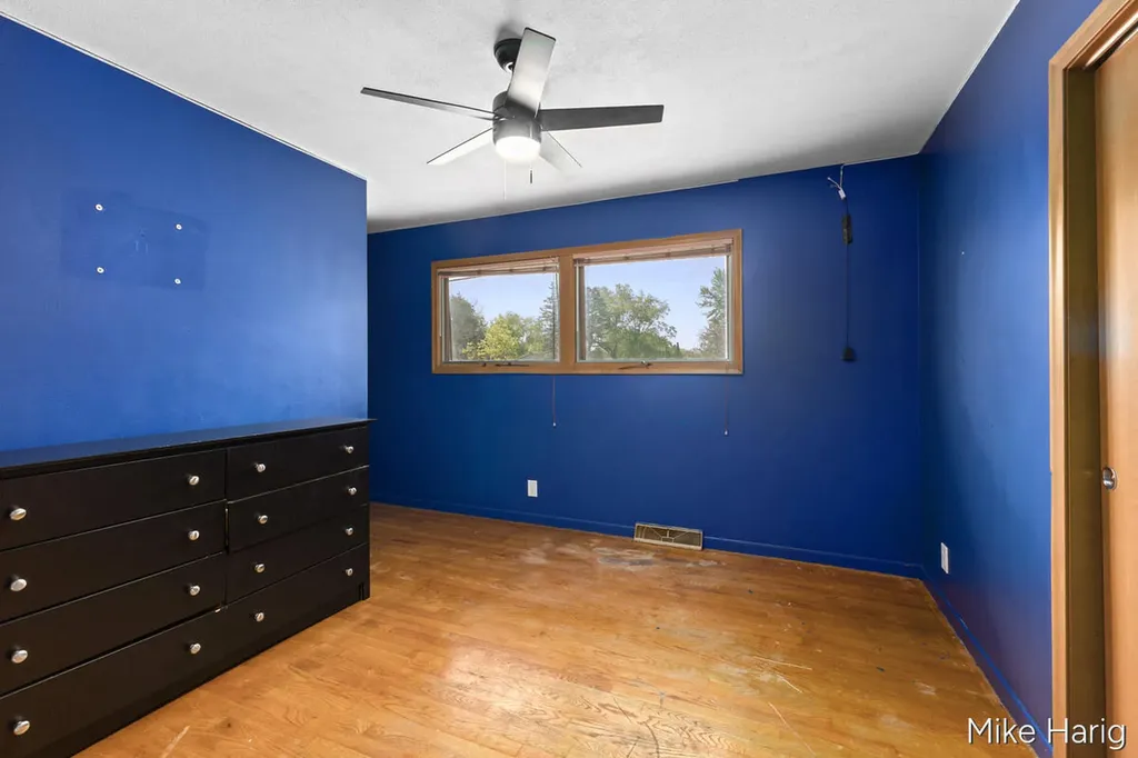 1649 Pembroke Street SE Kentwood City MI 49508