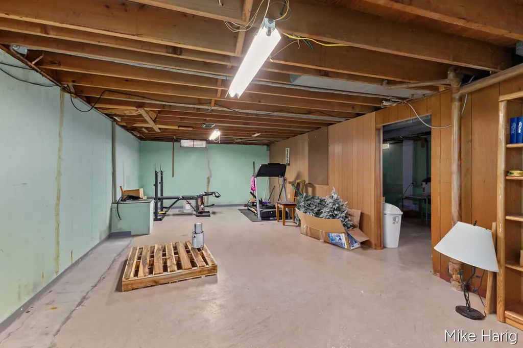 1649 Pembroke Street SE Kentwood City MI 49508