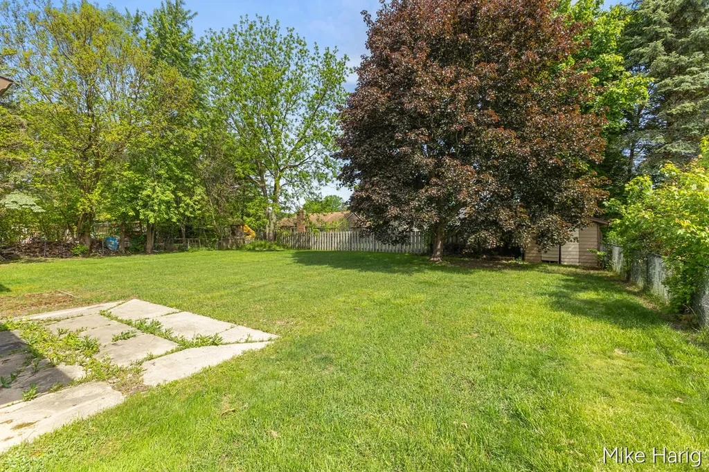 1649 Pembroke Street SE Kentwood City MI 49508