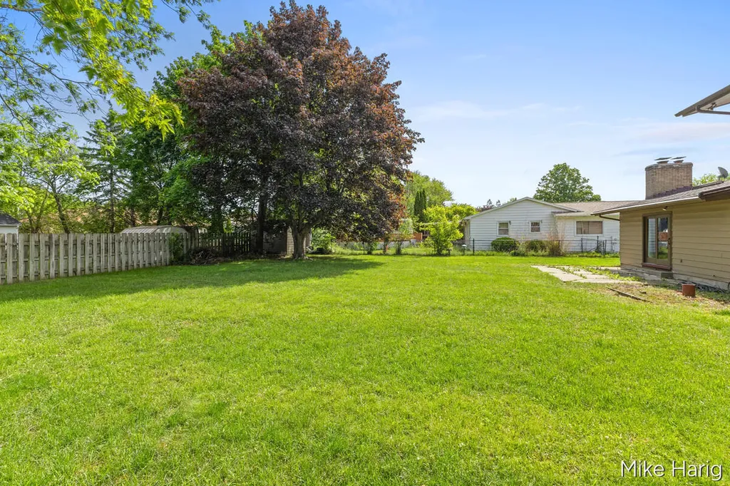 1649 Pembroke Street SE Kentwood City MI 49508