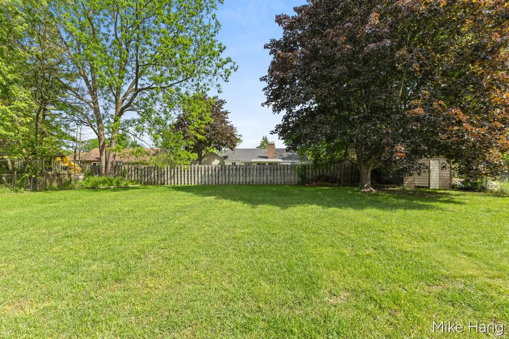 1649 Pembroke Street SE Kentwood City MI 49508