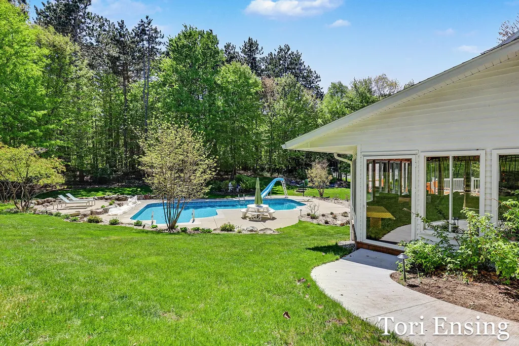 1711 Meyer Court Greenville City MI 48838