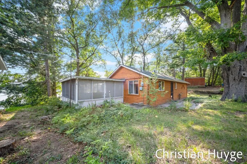 8818 E 128th Street Ensley Township MI 49343