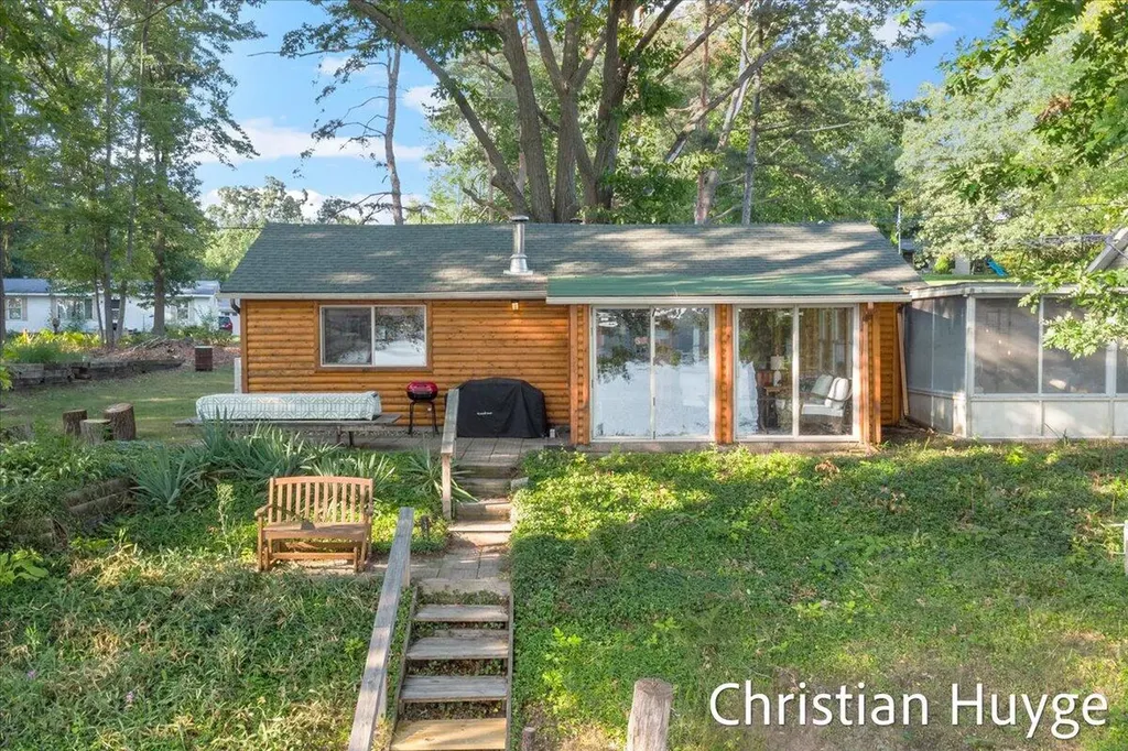 8818 E 128th Street Ensley Township MI 49343