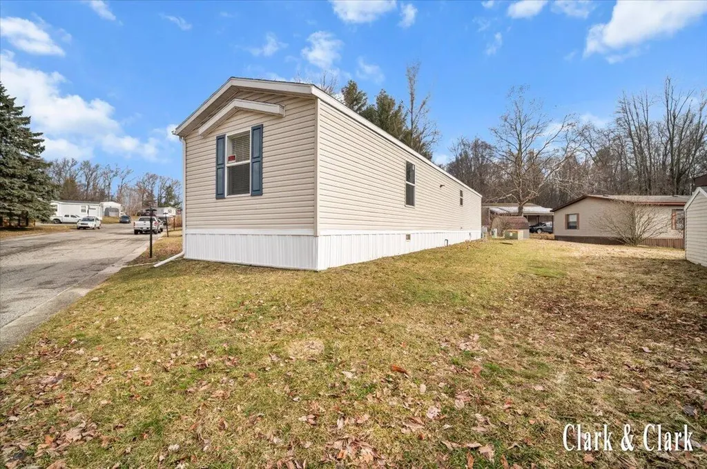 6900 Knottypine Street NE Plainfield Charter Township MI 49341