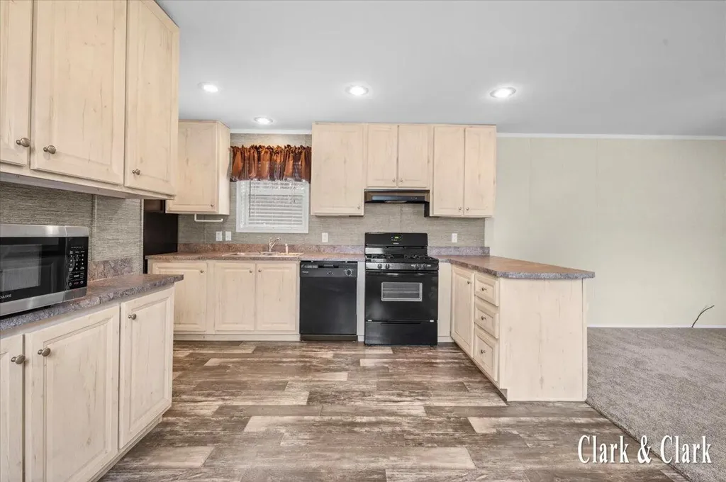 6900 Knottypine Street NE Plainfield Charter Township MI 49341