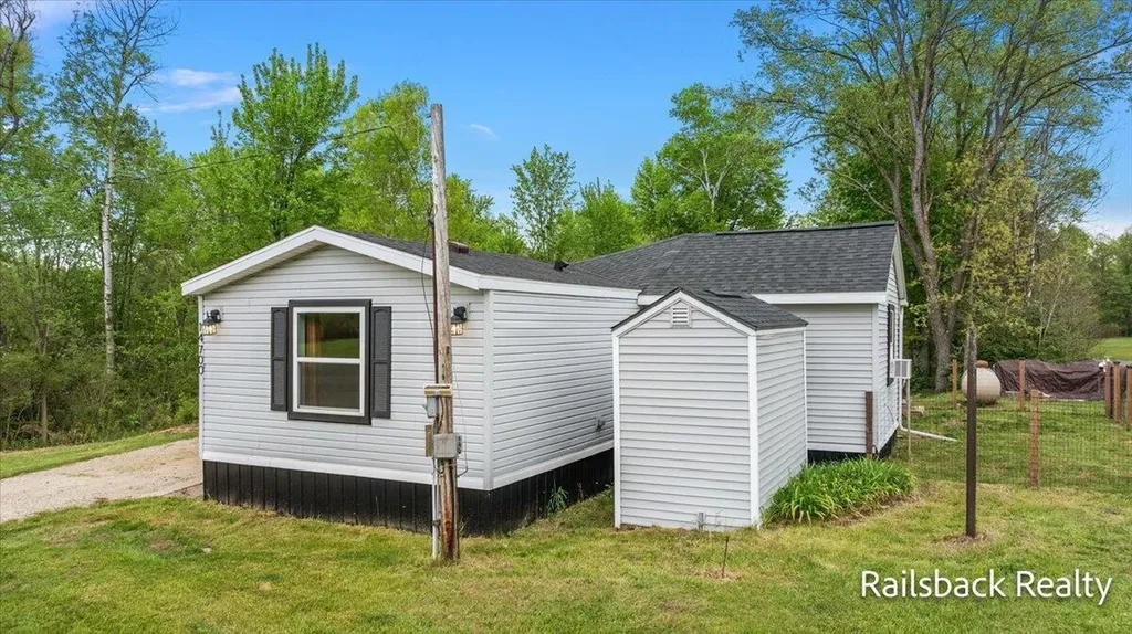 14700 Hanna Avenue NE Solon Township MI 49319