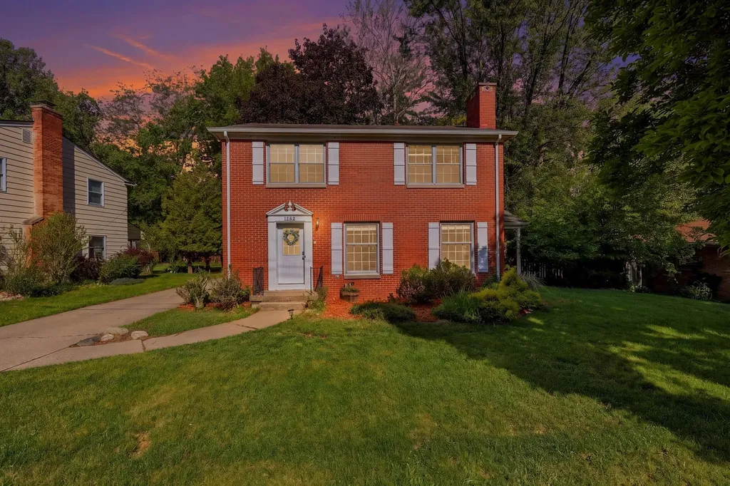 1905 Millbank Street SE Grand Rapids City MI 49508