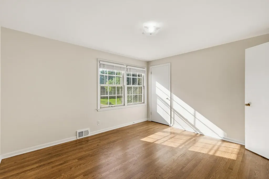 1905 Millbank Street SE Grand Rapids City MI 49508