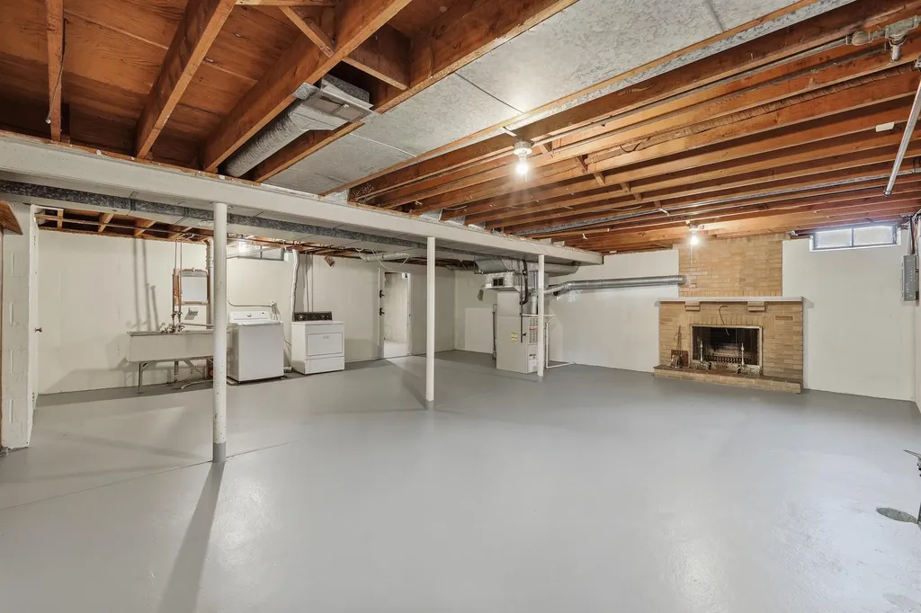1905 Millbank Street SE Grand Rapids City MI 49508
