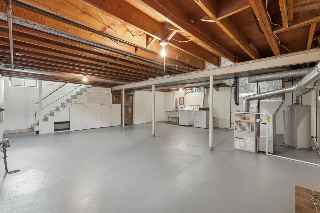 1905 Millbank Street SE Grand Rapids City MI 49508
