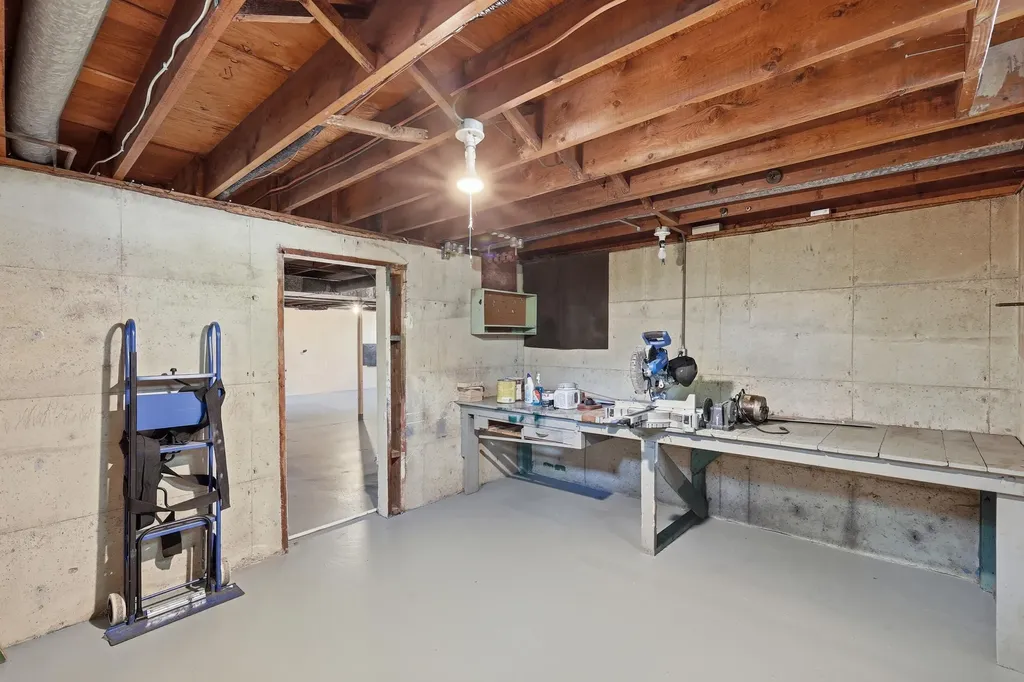1905 Millbank Street SE Grand Rapids City MI 49508