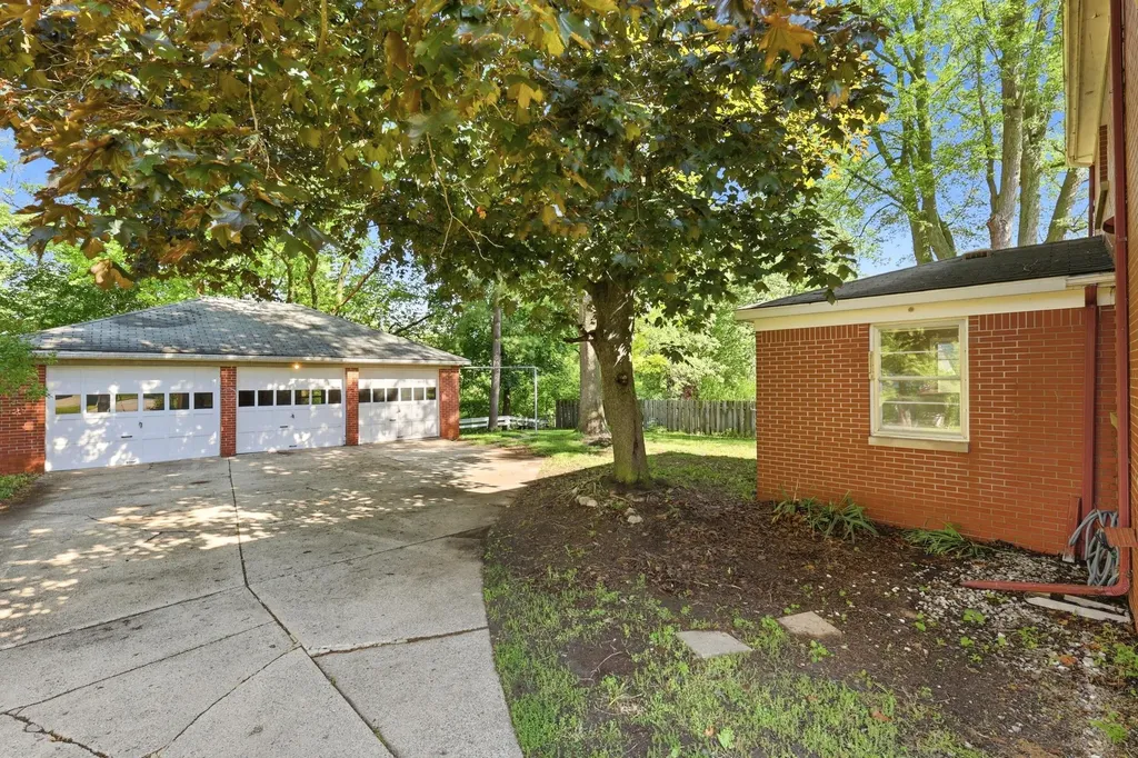 1905 Millbank Street SE Grand Rapids City MI 49508