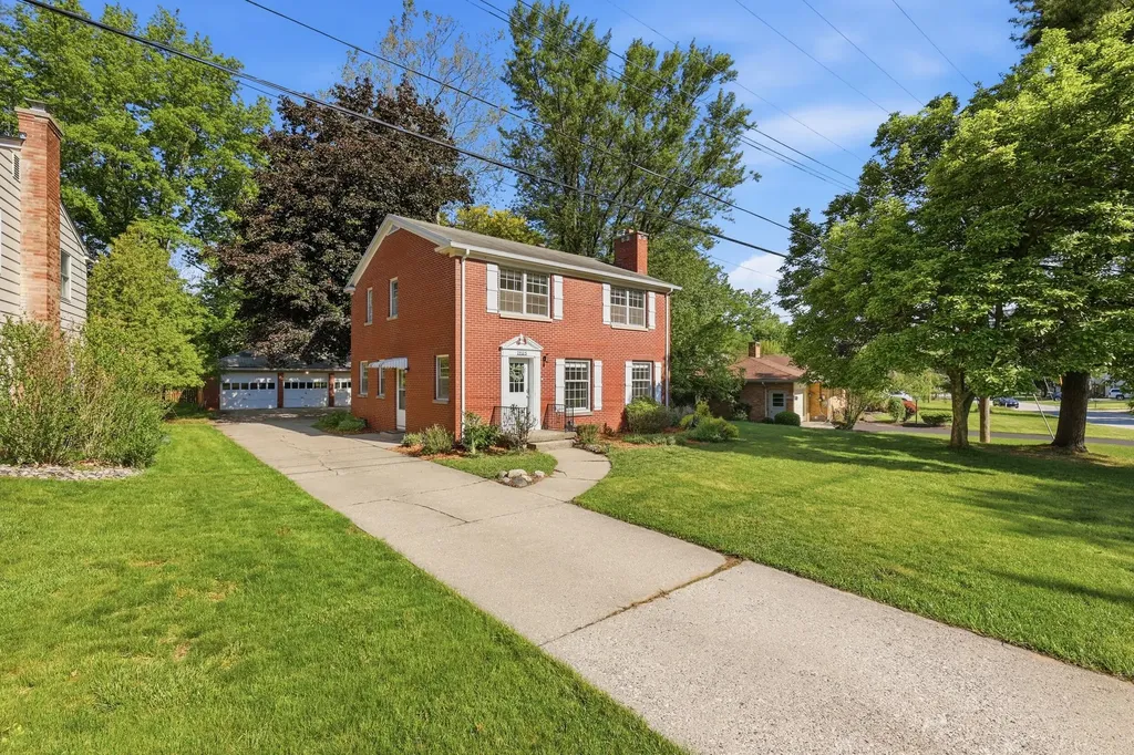 1905 Millbank Street SE Grand Rapids City MI 49508
