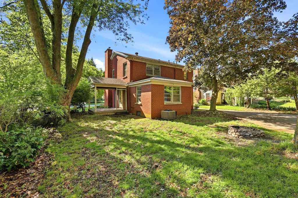 1905 Millbank Street SE Grand Rapids City MI 49508