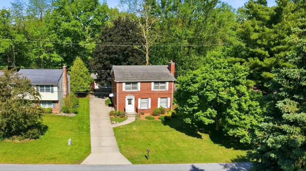 1905 Millbank Street SE Grand Rapids City MI 49508