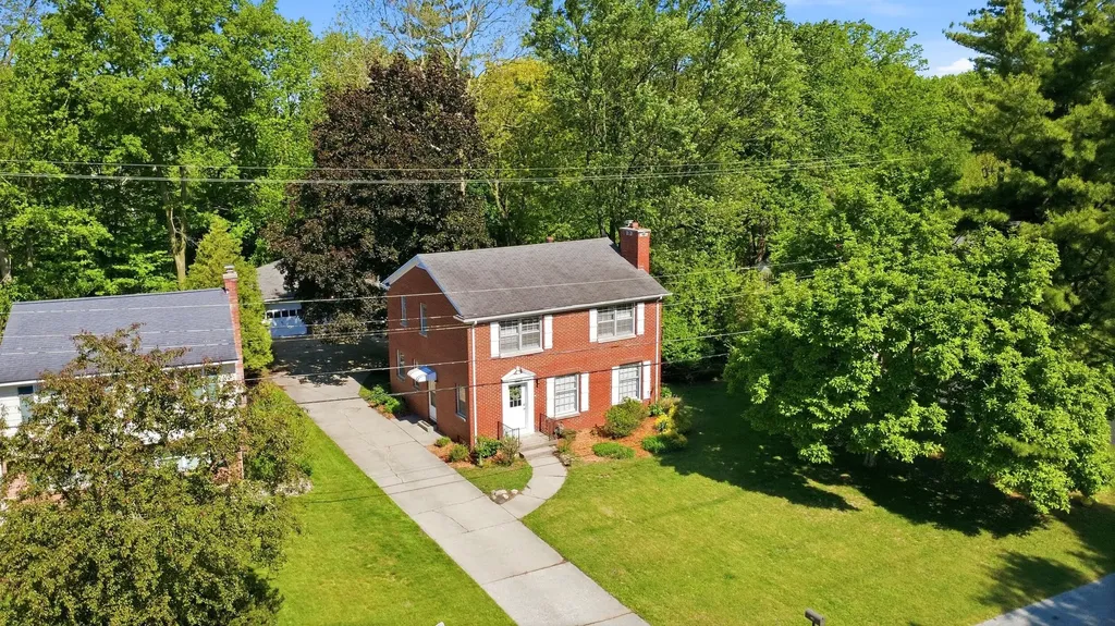 1905 Millbank Street SE Grand Rapids City MI 49508