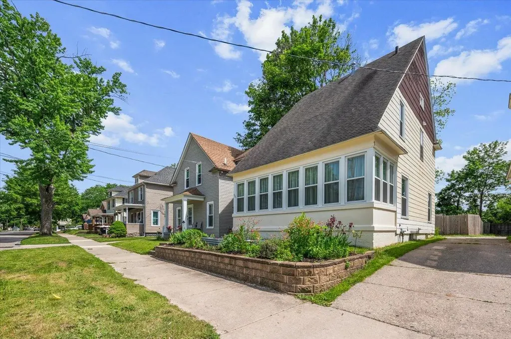 130 Palmer Street NE Grand Rapids City MI 49505