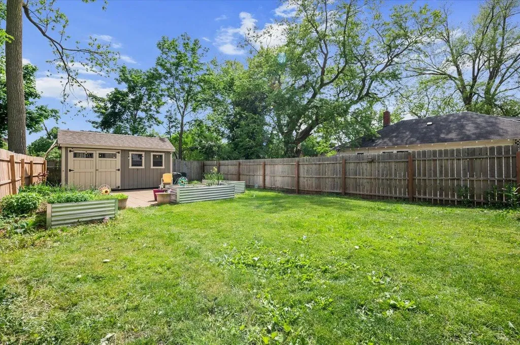 130 Palmer Street NE Grand Rapids City MI 49505