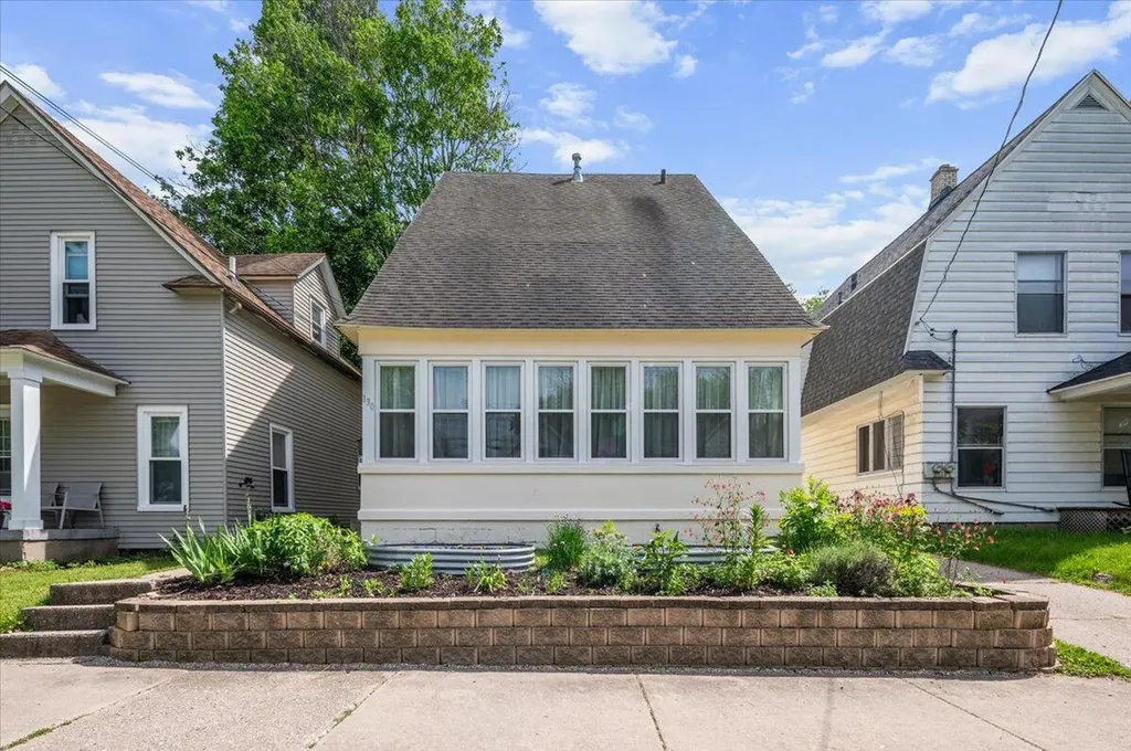 130 Palmer Street NE Grand Rapids City MI 49505