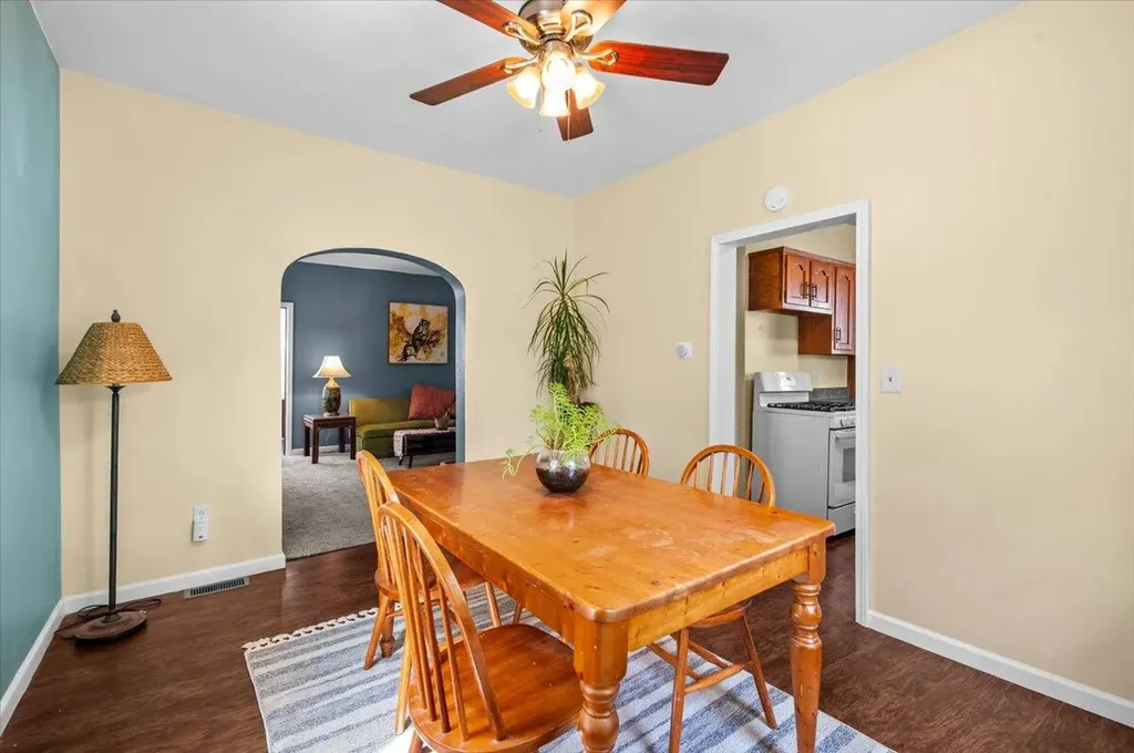 130 Palmer Street NE Grand Rapids City MI 49505