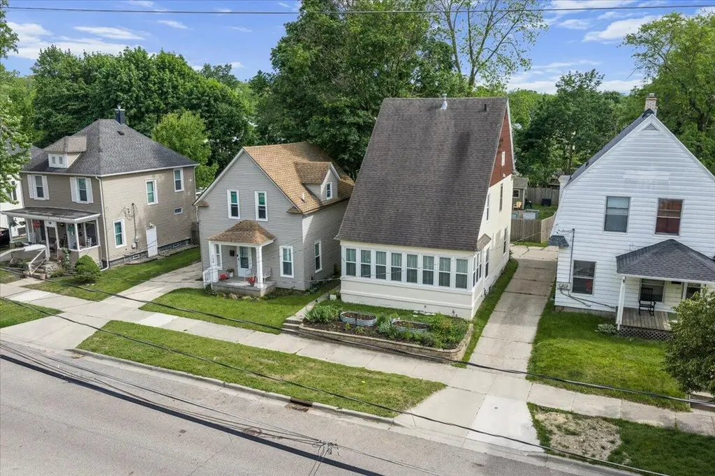 130 Palmer Street NE Grand Rapids City MI 49505