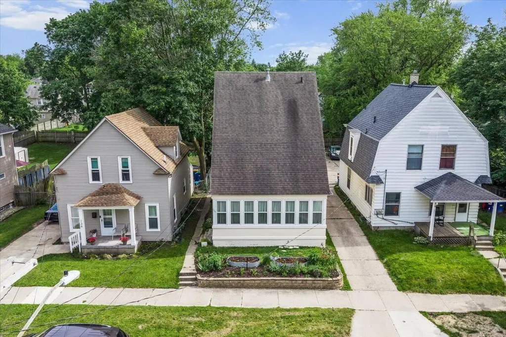130 Palmer Street NE Grand Rapids City MI 49505