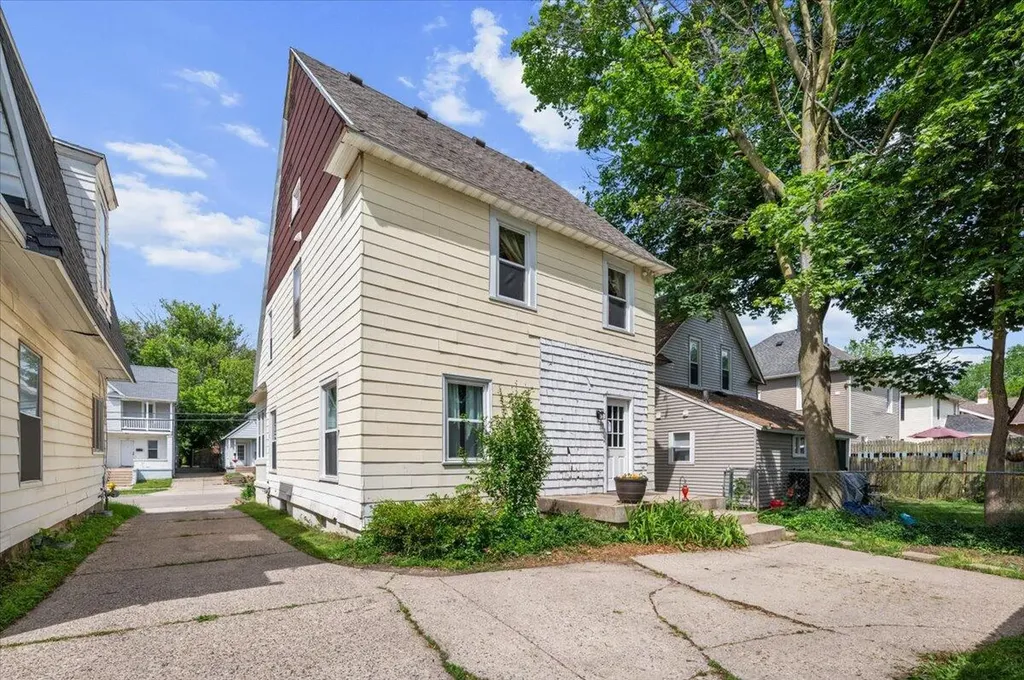 130 Palmer Street NE Grand Rapids City MI 49505