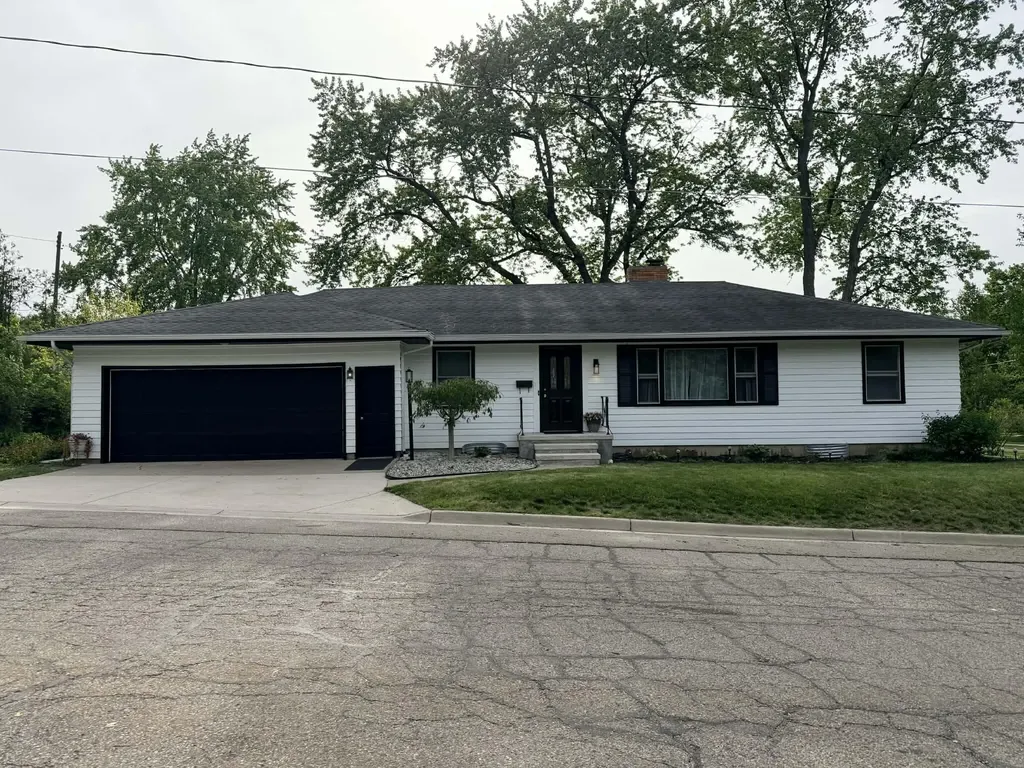 84 Kings Boulevard Sparta Township MI 49345