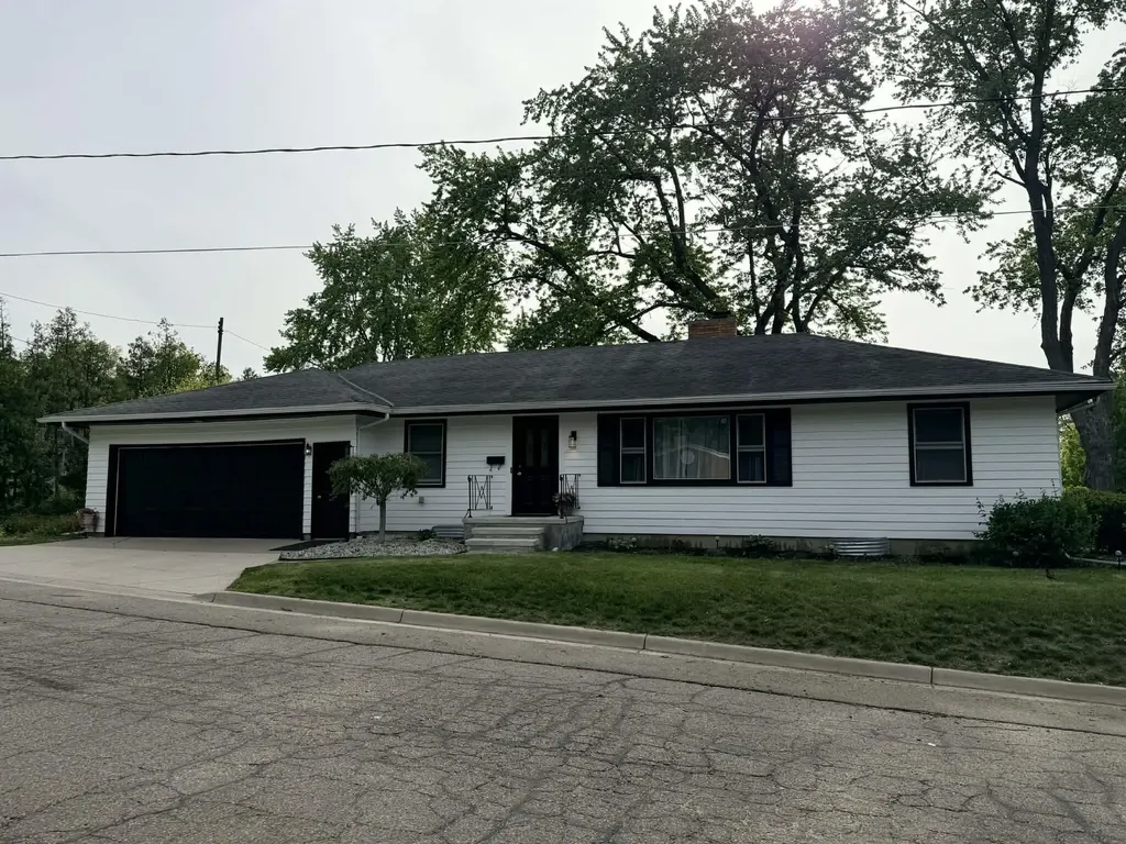 84 Kings Boulevard Sparta Township MI 49345