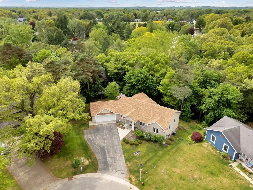 2510 Thoreau Court NE Plainfield Charter Township MI 49525