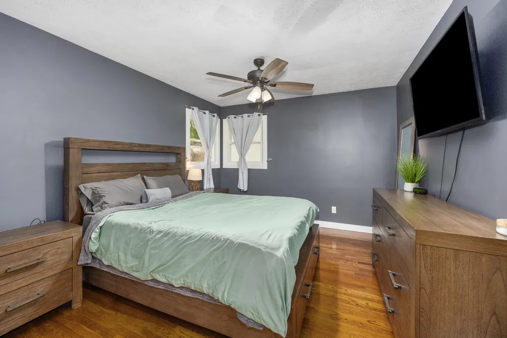 2515 De Laat Avenue SW Wyoming City MI 49519