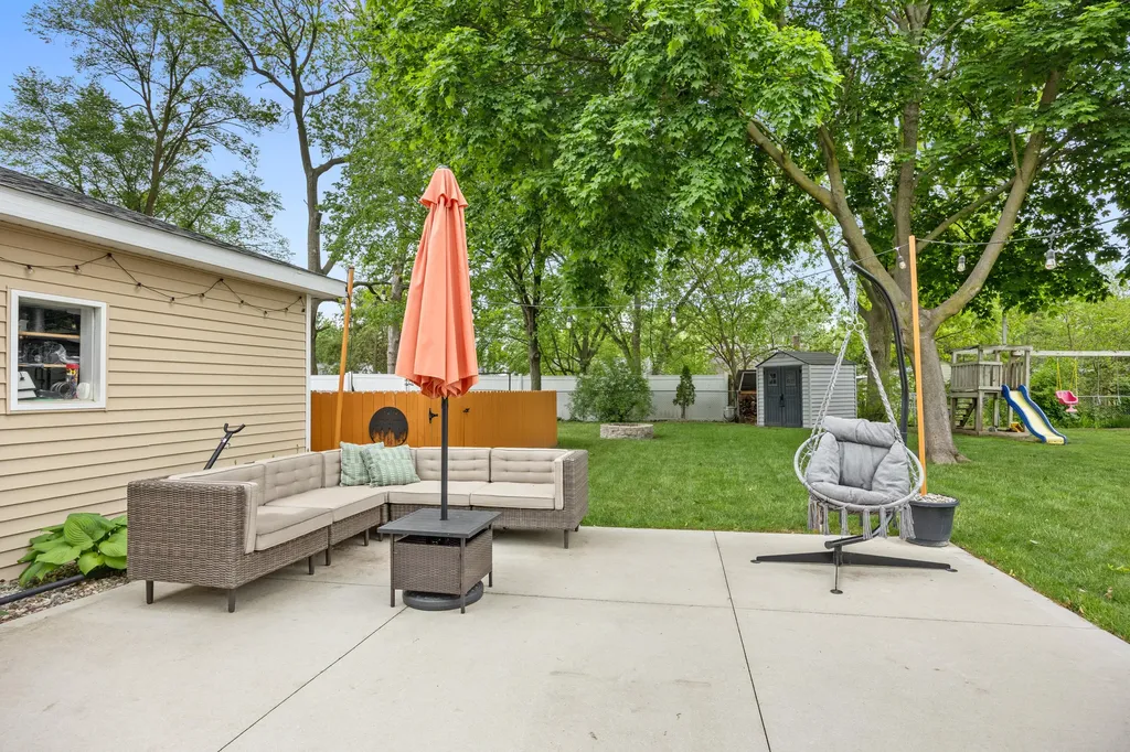 2515 De Laat Avenue SW Wyoming City MI 49519