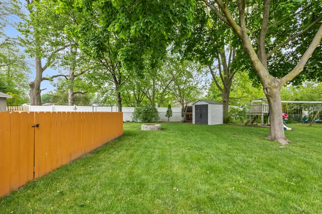 2515 De Laat Avenue SW Wyoming City MI 49519