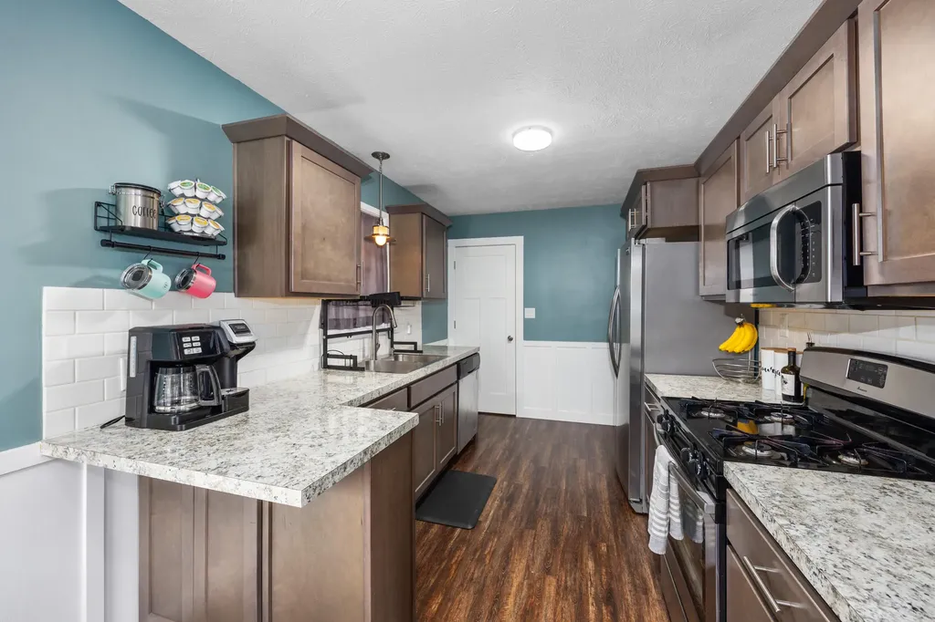 2515 De Laat Avenue SW Wyoming City MI 49519