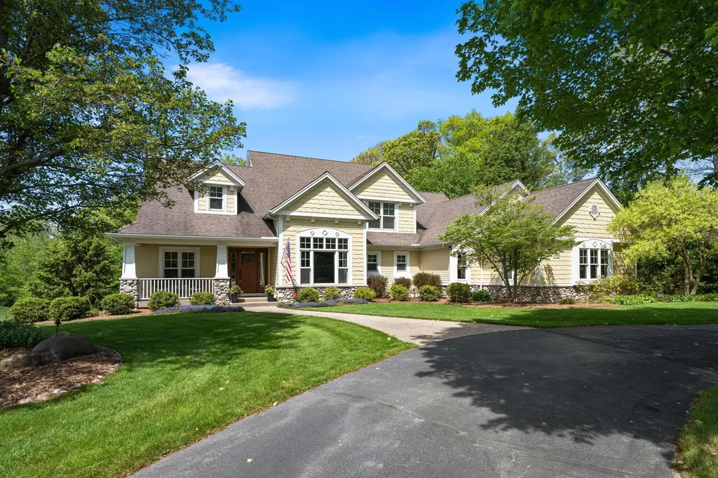 2405 Orchid Court SE Cascade Charter Township MI 49301