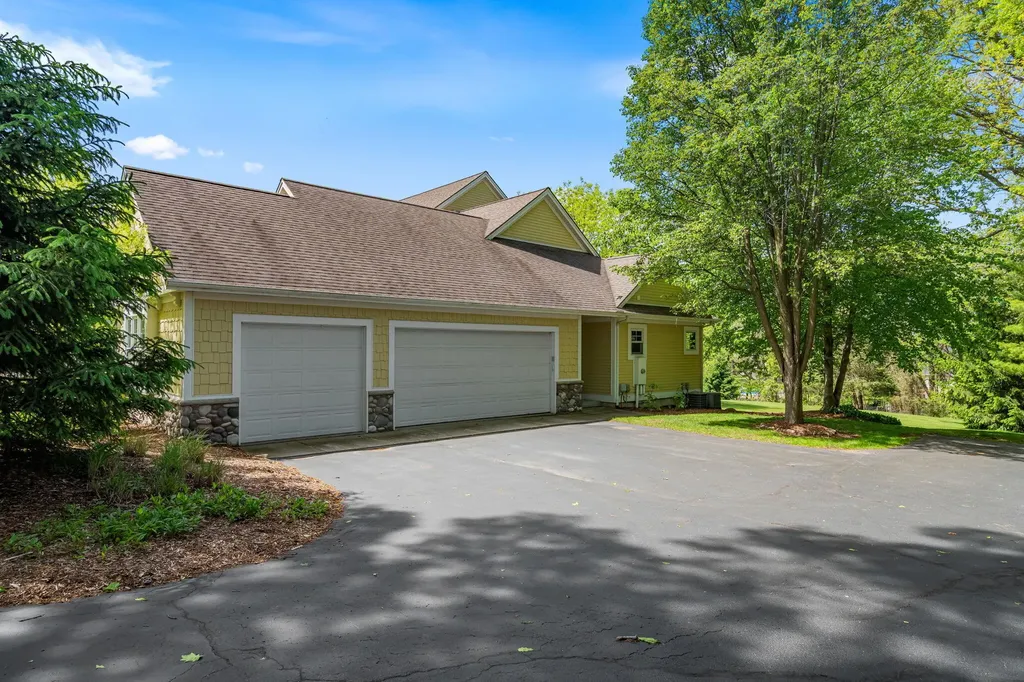 2405 Orchid Court SE Cascade Charter Township MI 49301