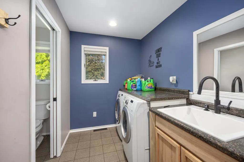 271 Glendale Avenue Holland City MI 49423